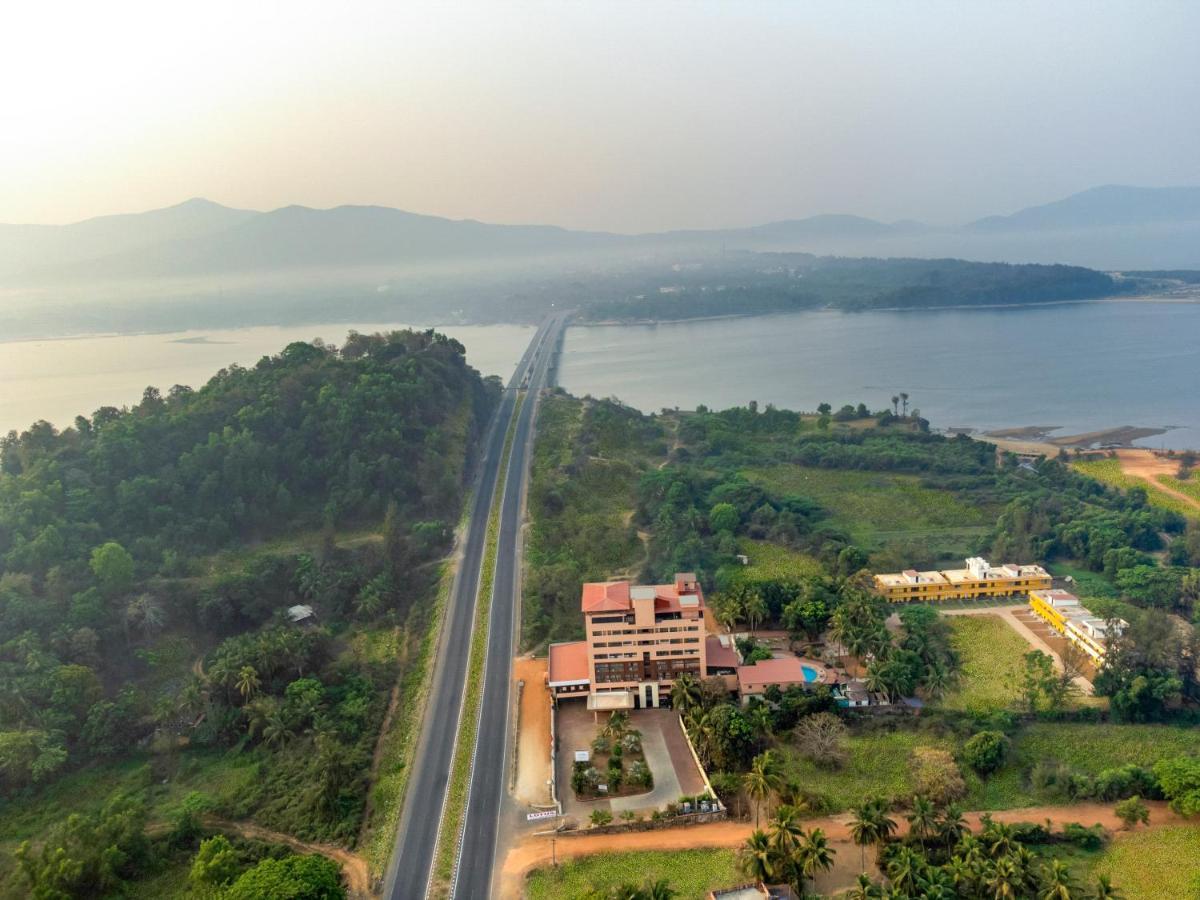 Sterling Karwar Hotel Buitenkant foto