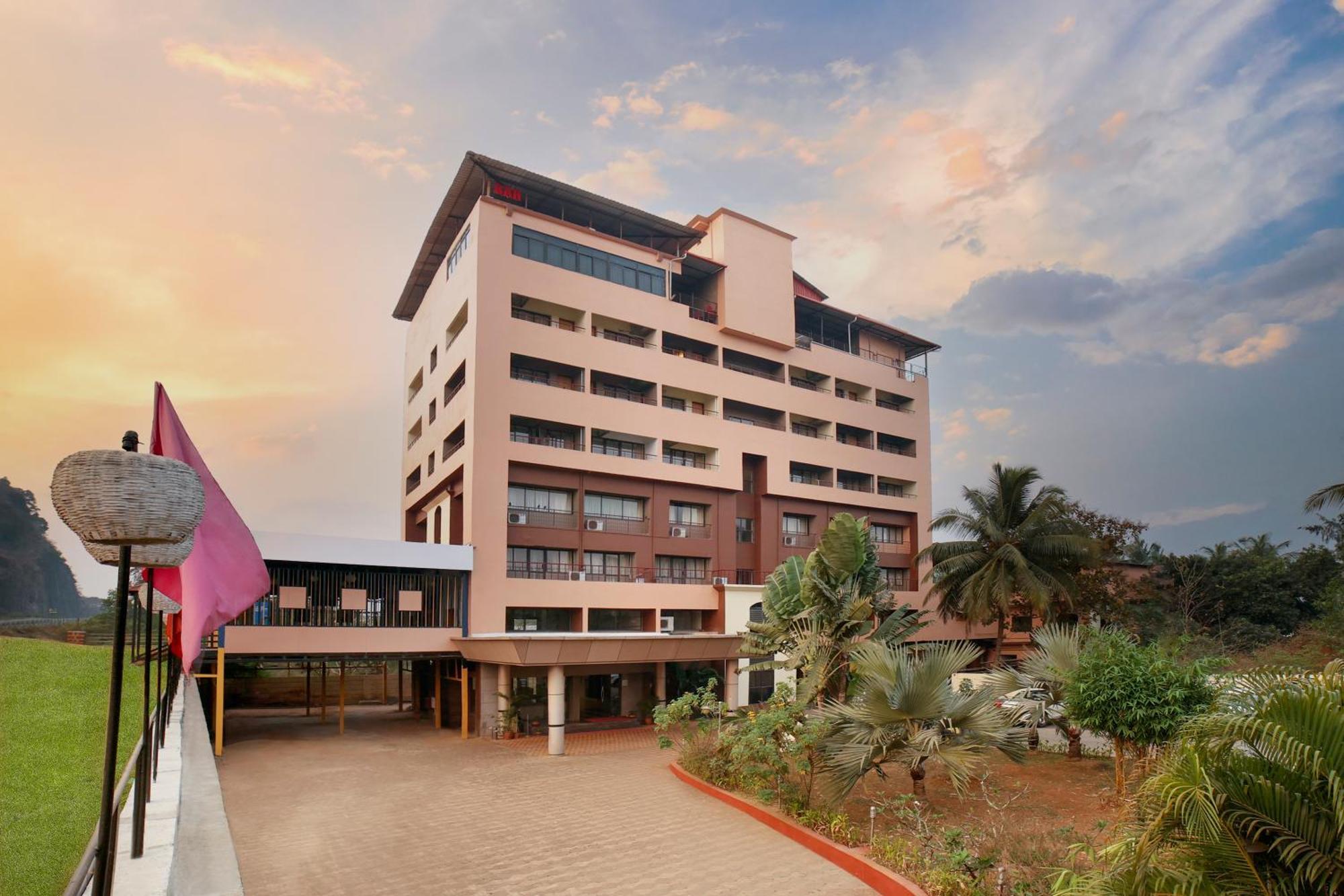 Sterling Karwar Hotel Buitenkant foto