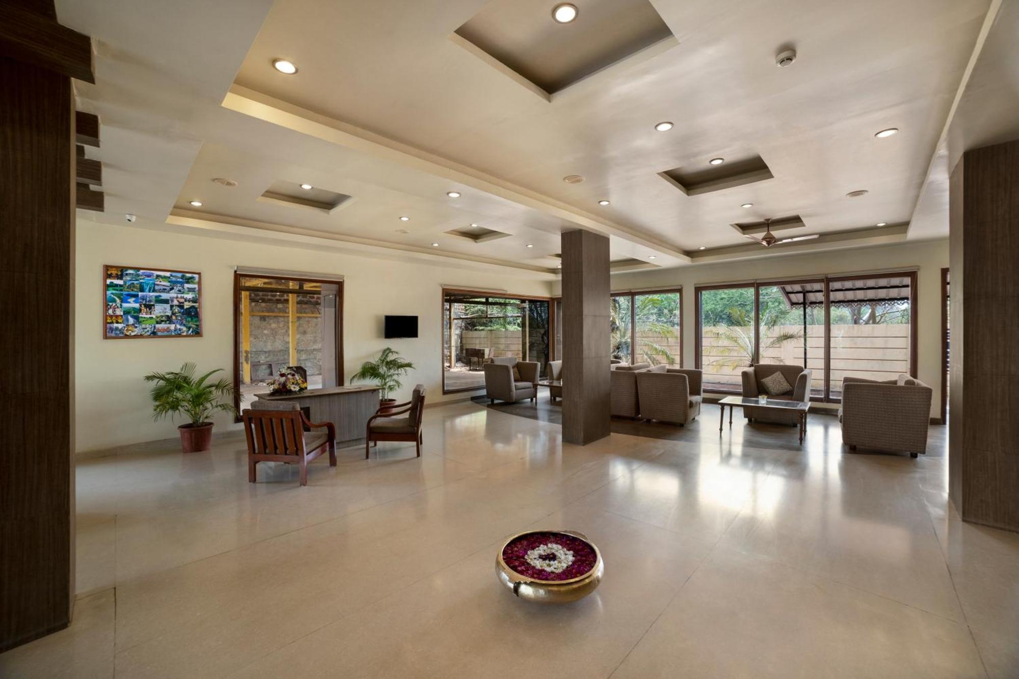 Sterling Karwar Hotel Buitenkant foto