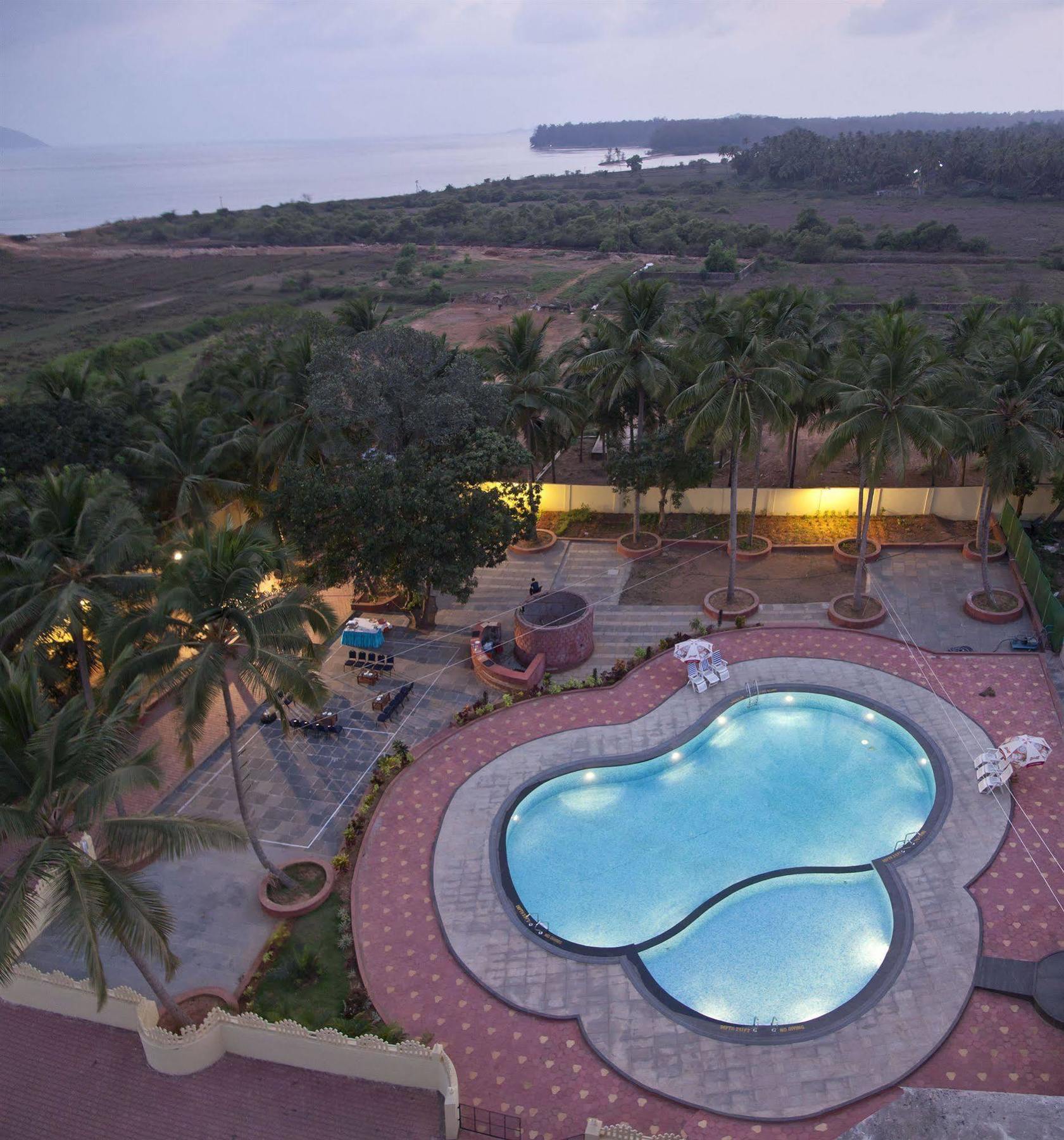Sterling Karwar Hotel Buitenkant foto