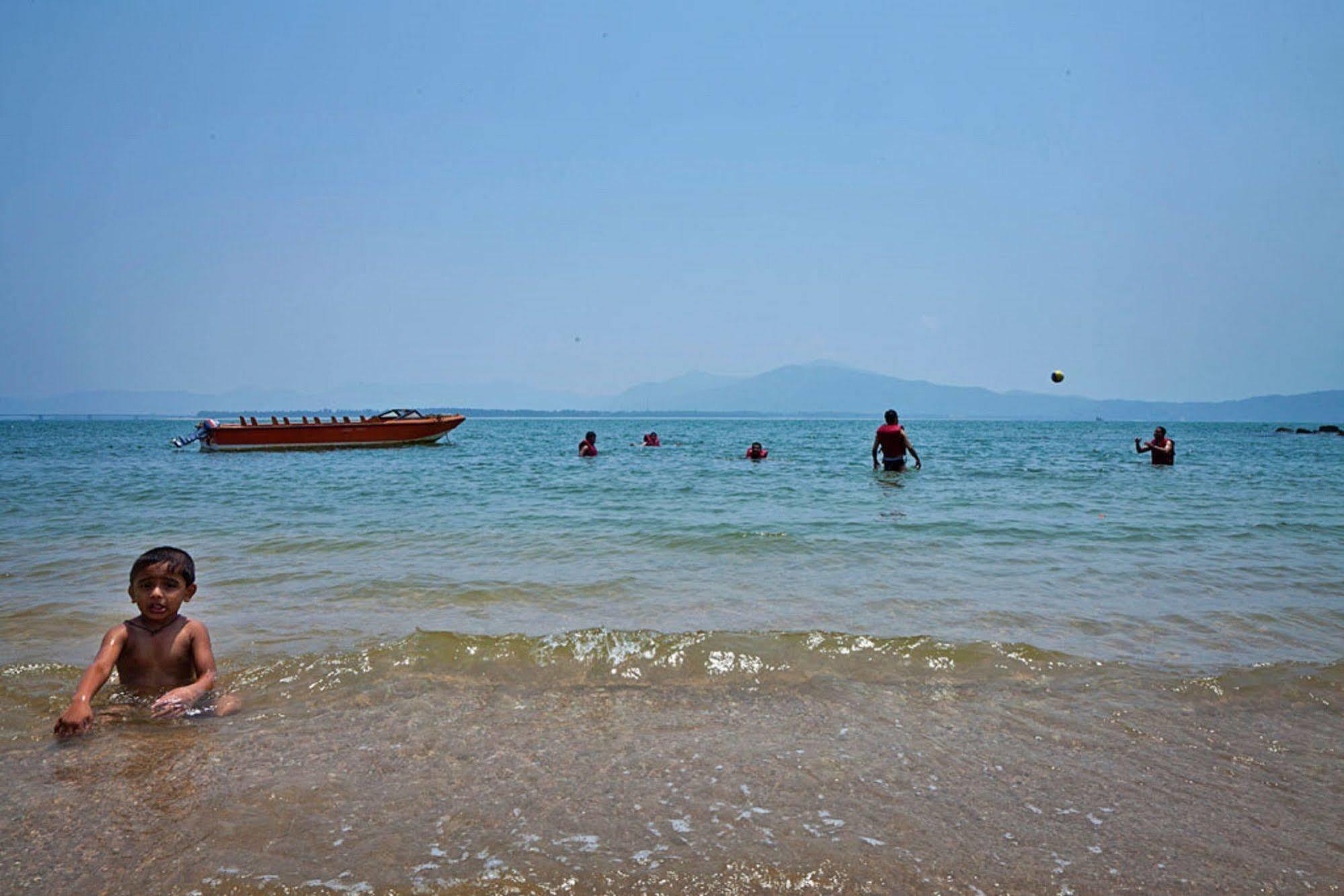 Sterling Karwar Hotel Buitenkant foto